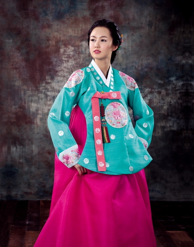 Корейские костюмы для девочек