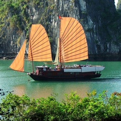 Пазл: Парусник в бухте