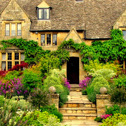 Пазл: Дом в цветах