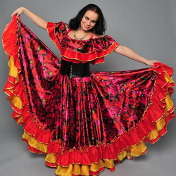 Пазл: Девушка в цыганском костюме