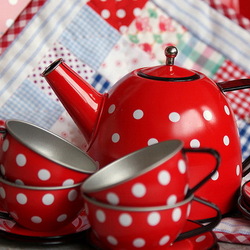 Пазл: Посуда в горошек