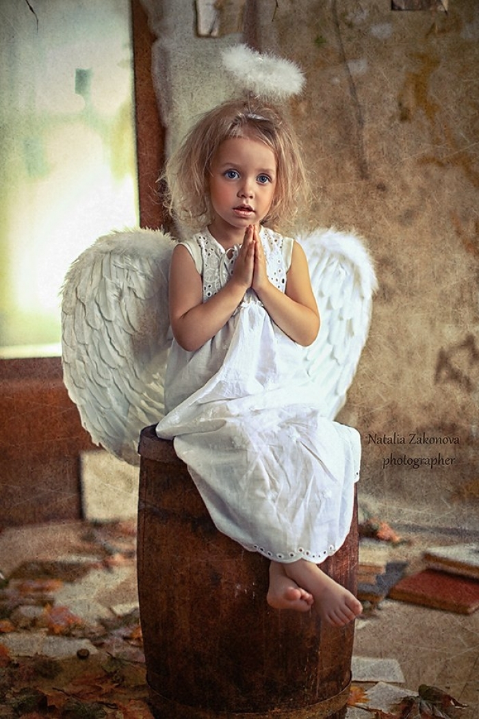 Angel kids. Съемка ангела. Маленький ангел фотосессия. Фотосессия Ангелочек. Фотосессия младенца ангел.