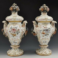 Пазл: Антикварные вазы