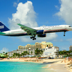 Пазл: Самолет на пляжем