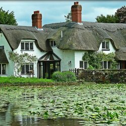 Пазл: Английский дом у озера