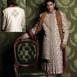 Пазл: Мужчина в индийском костюме