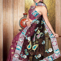 Пазл: Девушка в индийском сари