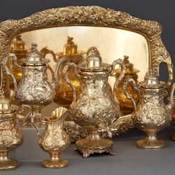 Пазл: Драгоценная посуда