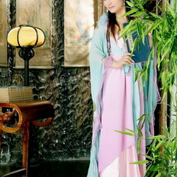 Пазл: Девушка в китайском костюме