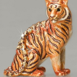 Пазл: Драгоценная статуэтка