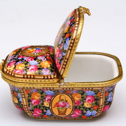 Пазл: Фарфоровая шкатулка