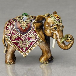 Пазл: Драгоценная статуэтка