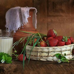 Пазл: Клубника с молоком