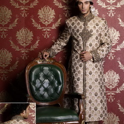 Пазл: Мужчина в индийском костюме