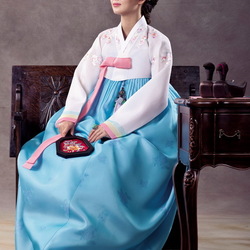 Пазл: Девушка в корейском костюме