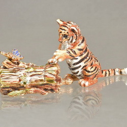 Пазл: Драгоценная статуэтка