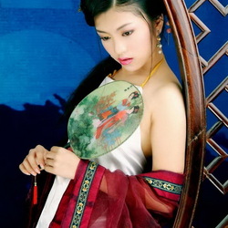 Пазл: Девушка в китайском костюме