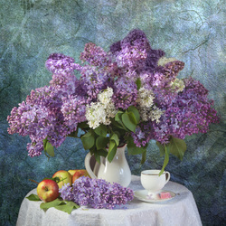 Пазл: Букет душистых тяжелых ветвей