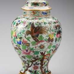 Пазл: Фарфоровая ваза