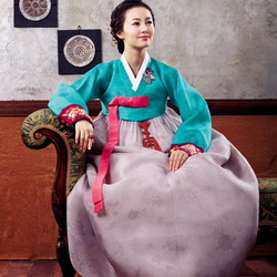 Пазл: Девушка в корейском костюме