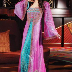 Пазл: Девушка в арабском костюме