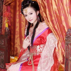 Пазл: Девушка в китайском костюме