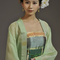 Пазл: Девушка в китайском костюме