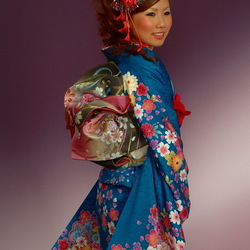 Пазл: Девушка в японском костюме