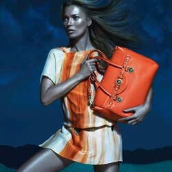 Пазл: Оранжевый Версаче