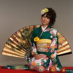 Пазл: Девушка в японском костюме