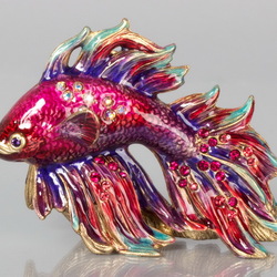 Пазл: Драгоценная статуэтка