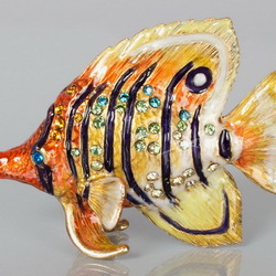 Пазл: Драгоценные статуэтки