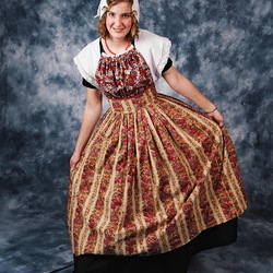 Пазл: Девушка в голландском костюме