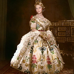 Пазл: Девушка в испанском костюме