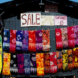 Пазл: Красочные парео на острове Оаху