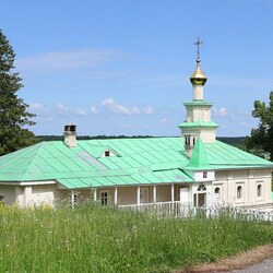 Пазл:  Надвратная церковь монастыря