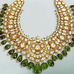 Пазл: Колье