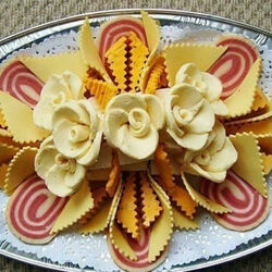 Пазл: Фигурная нарезка к столу