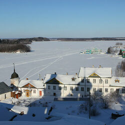 Пазл: Река Шексна зимой.  Вид на окрестности