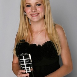 Пазл: Бритт Робертсон