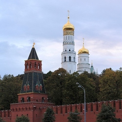 Пазл: Вид на Кремль с речного пароходика