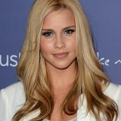 Пазл: Клэр Холт