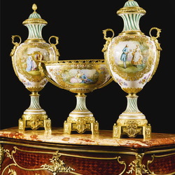 Пазл: Антикварные вазы