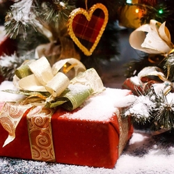 Пазл: Подарки под елкой