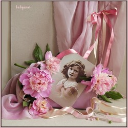 Пазл: Девочка с пионами