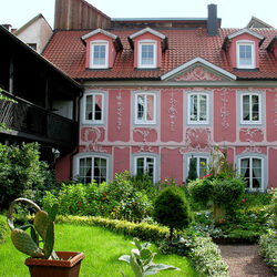 Пазл: Розовый дом