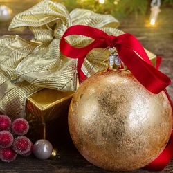 Пазл: Золотистый шар