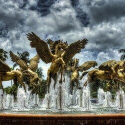 Пазл: Золотые лошади